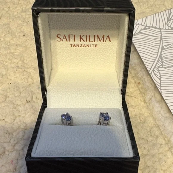 Diamonds International Tanzanite Necklace and Earring Set - Picture 2 of 8